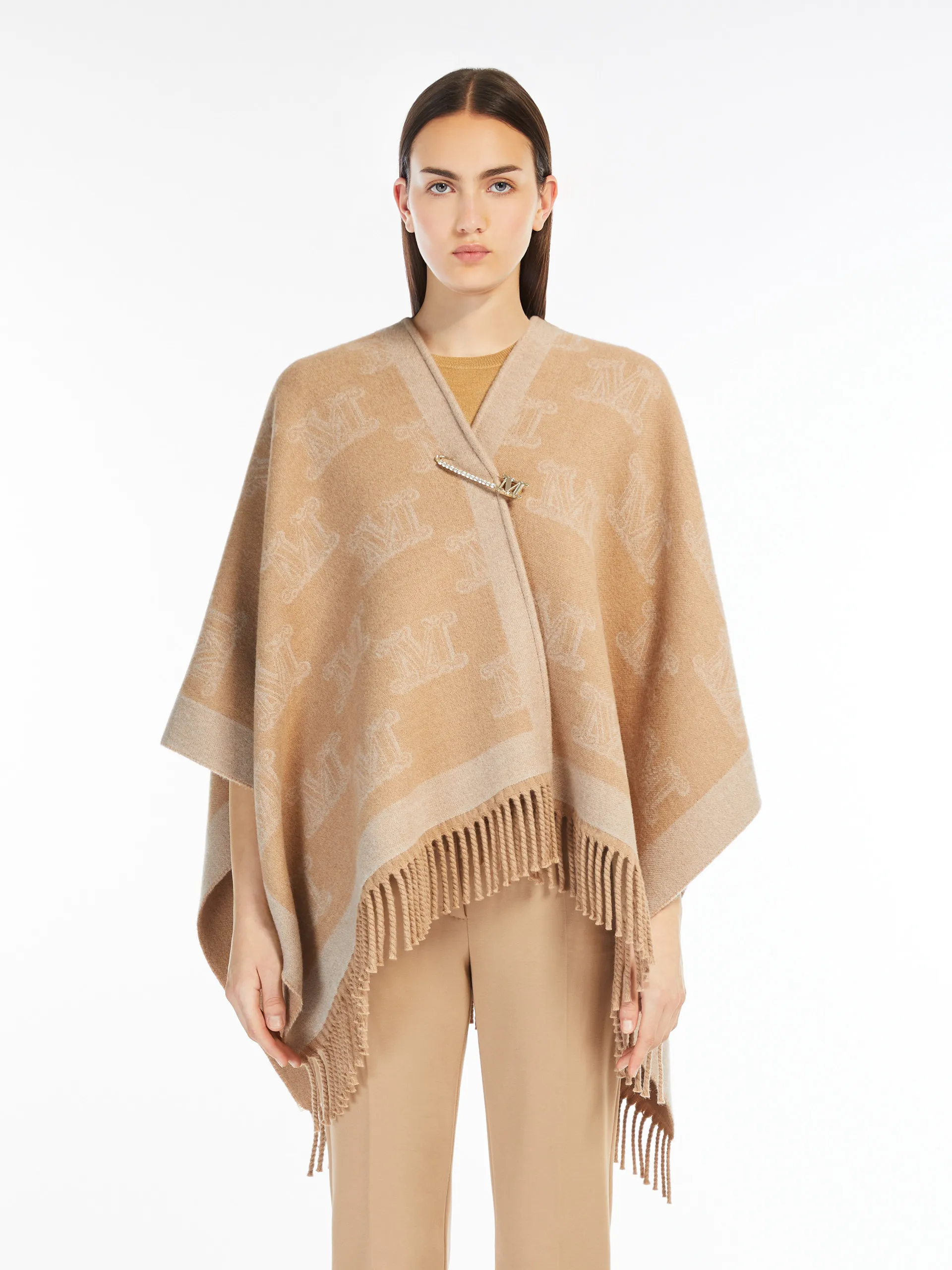 Poncho en laine jacquard
