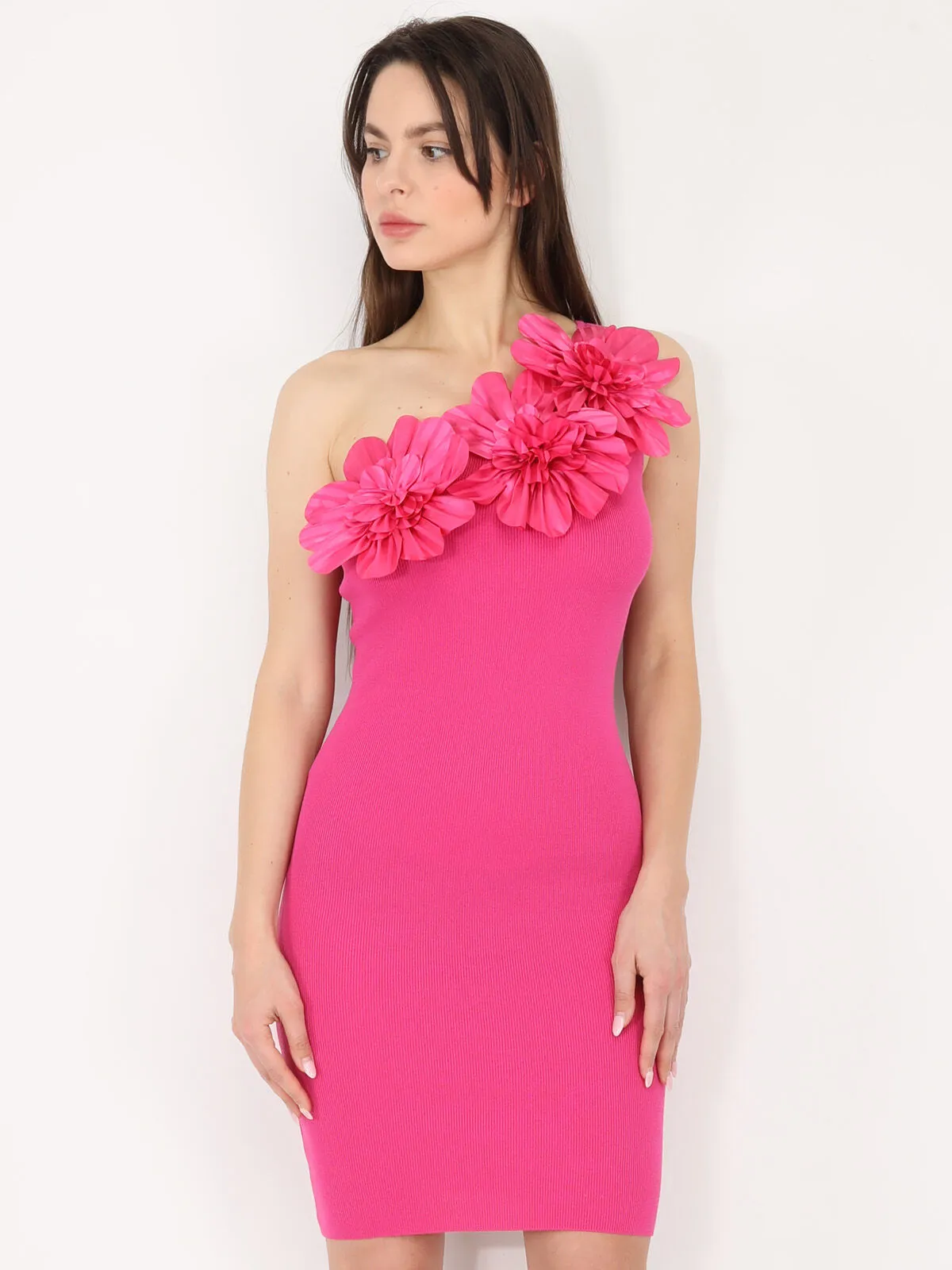 Robe asymétrique à fleurs 3D- Fuchsia
