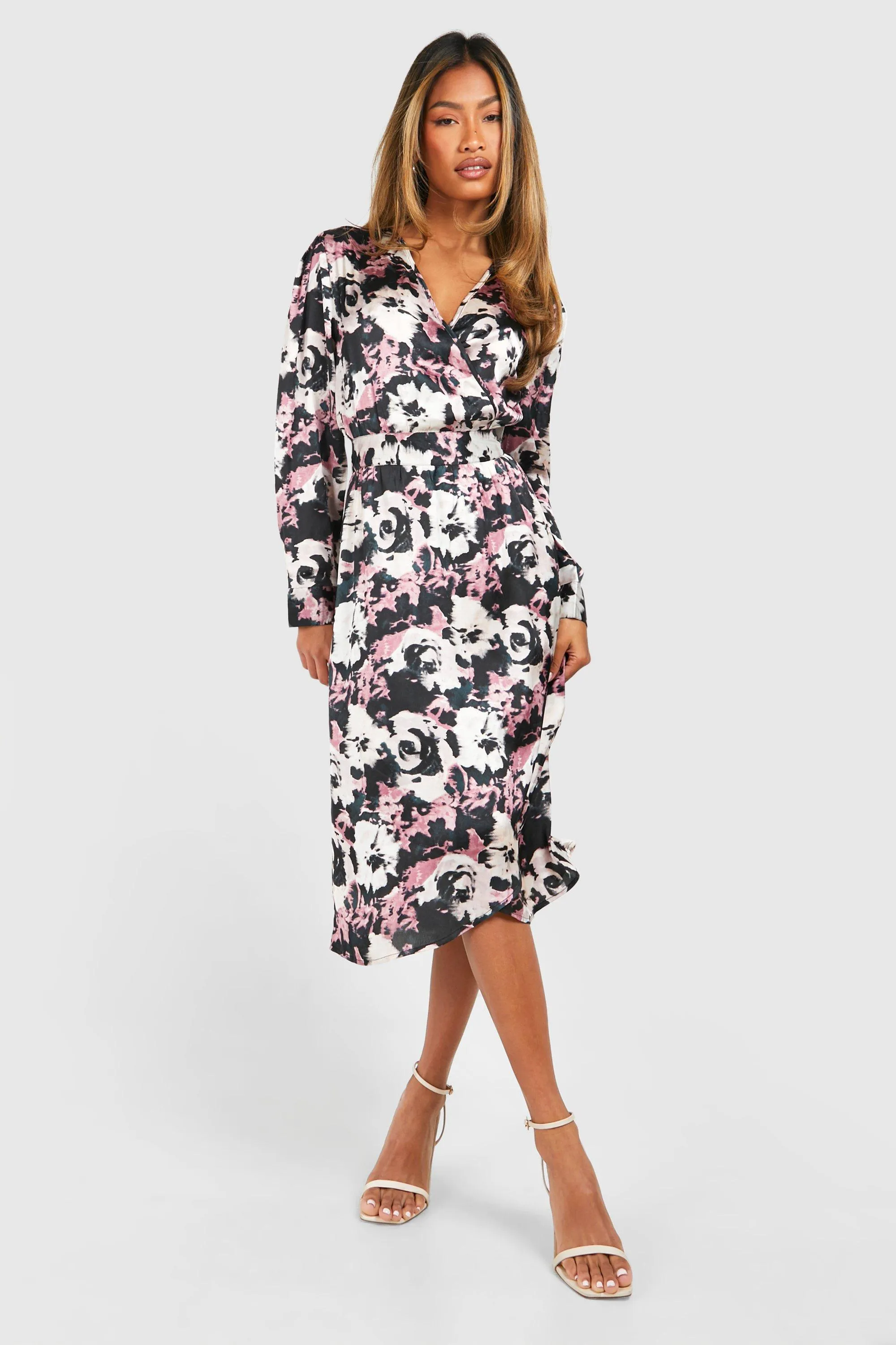 Robe portefeuille satinée fleurie