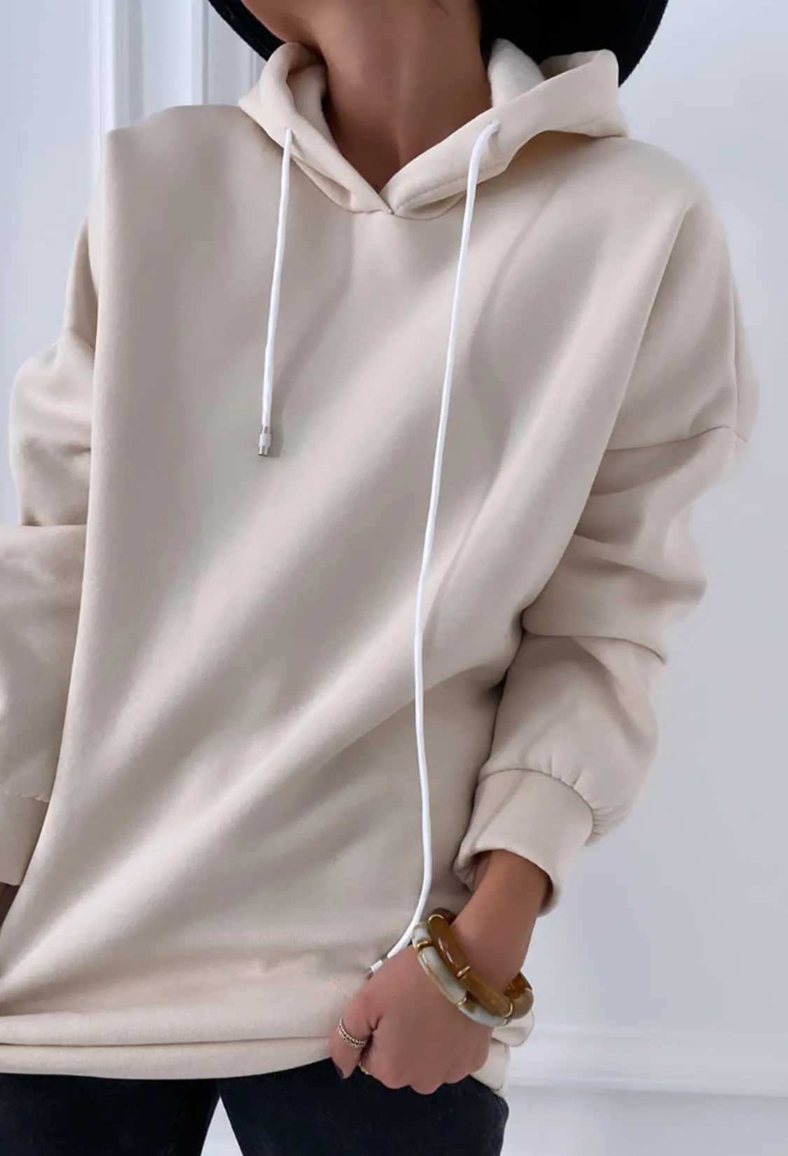 Sweat beige à capuche