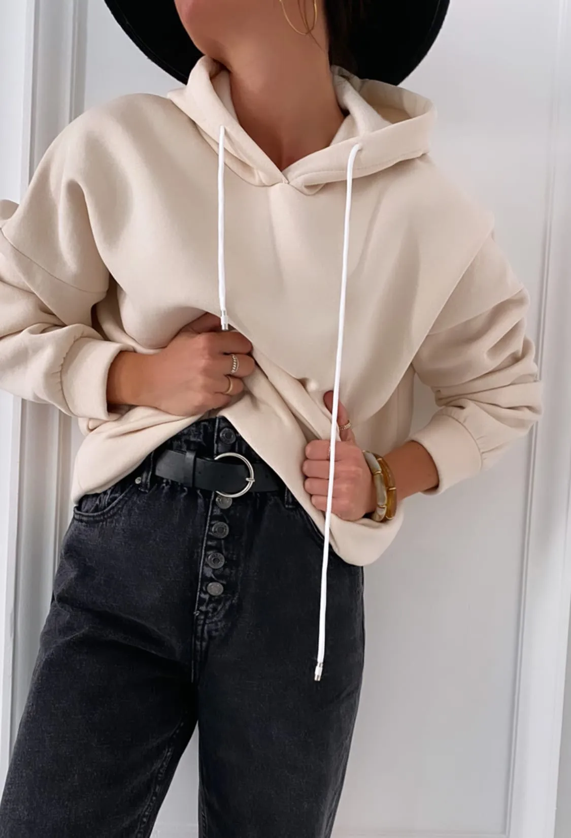 Sweat beige à capuche